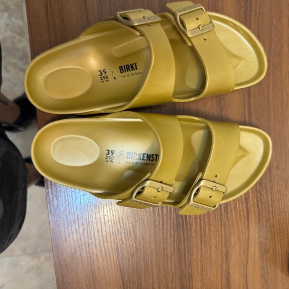 Sandals - Picture 1 of 1